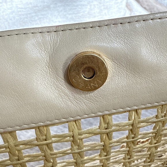 CHANEL Chain Tote Bag Straw Leather Beige Gold - Picture 12 of 16